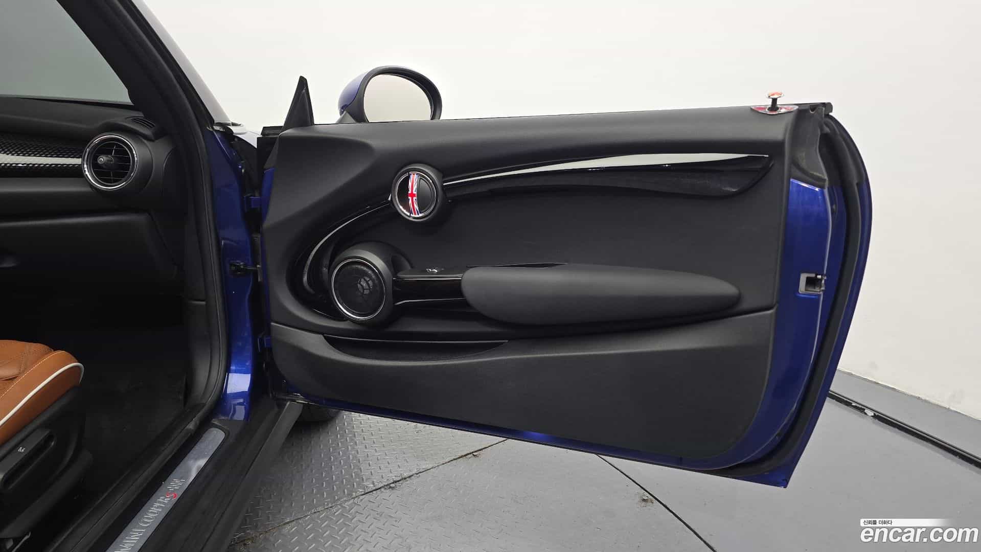 Cooper Convertible Mini 2018.6-INNER-035