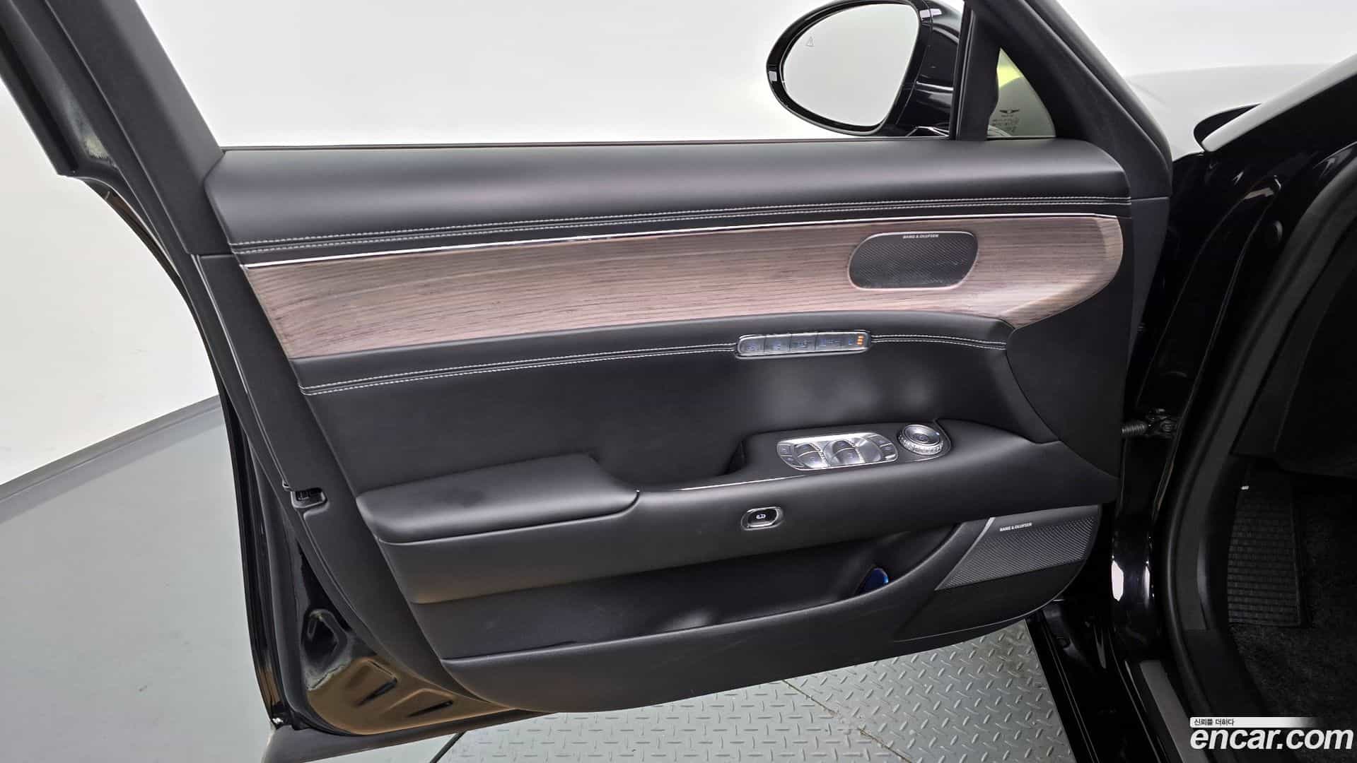 G90 Genesis 2022.3-INNER-034