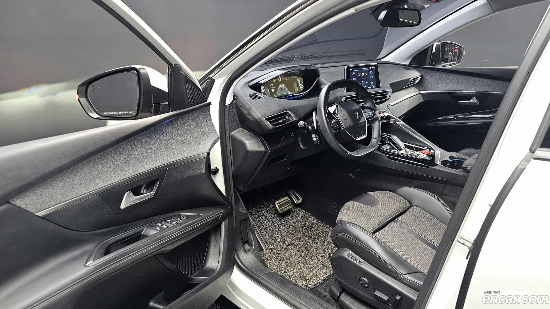 3008 Peugeot 2017.10-INNER-010
