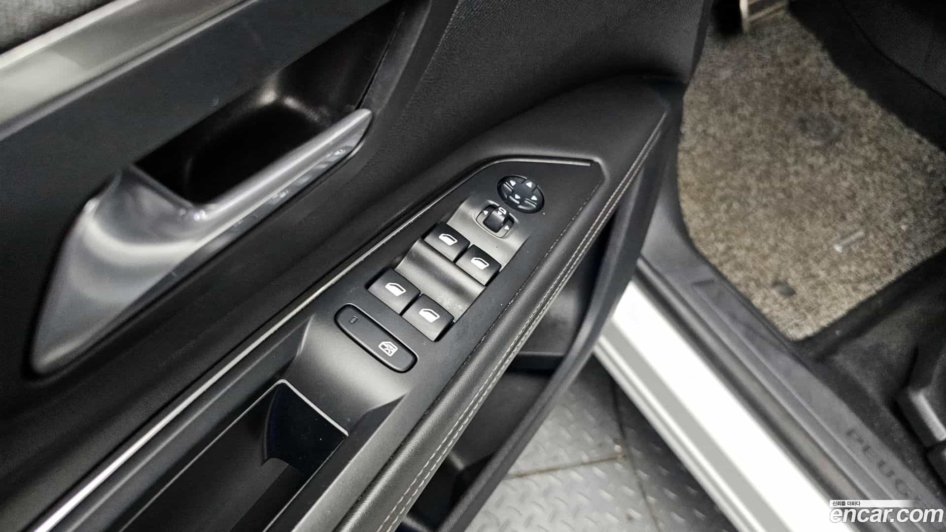 3008 Peugeot 2017.10-OPTION-040
