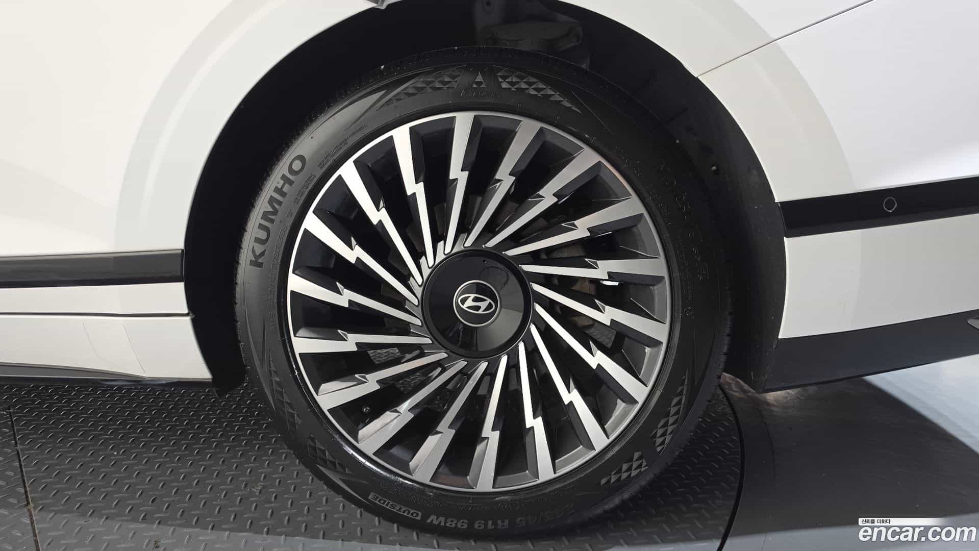 Grandeur Hyundai 2023.11-OUTER-031