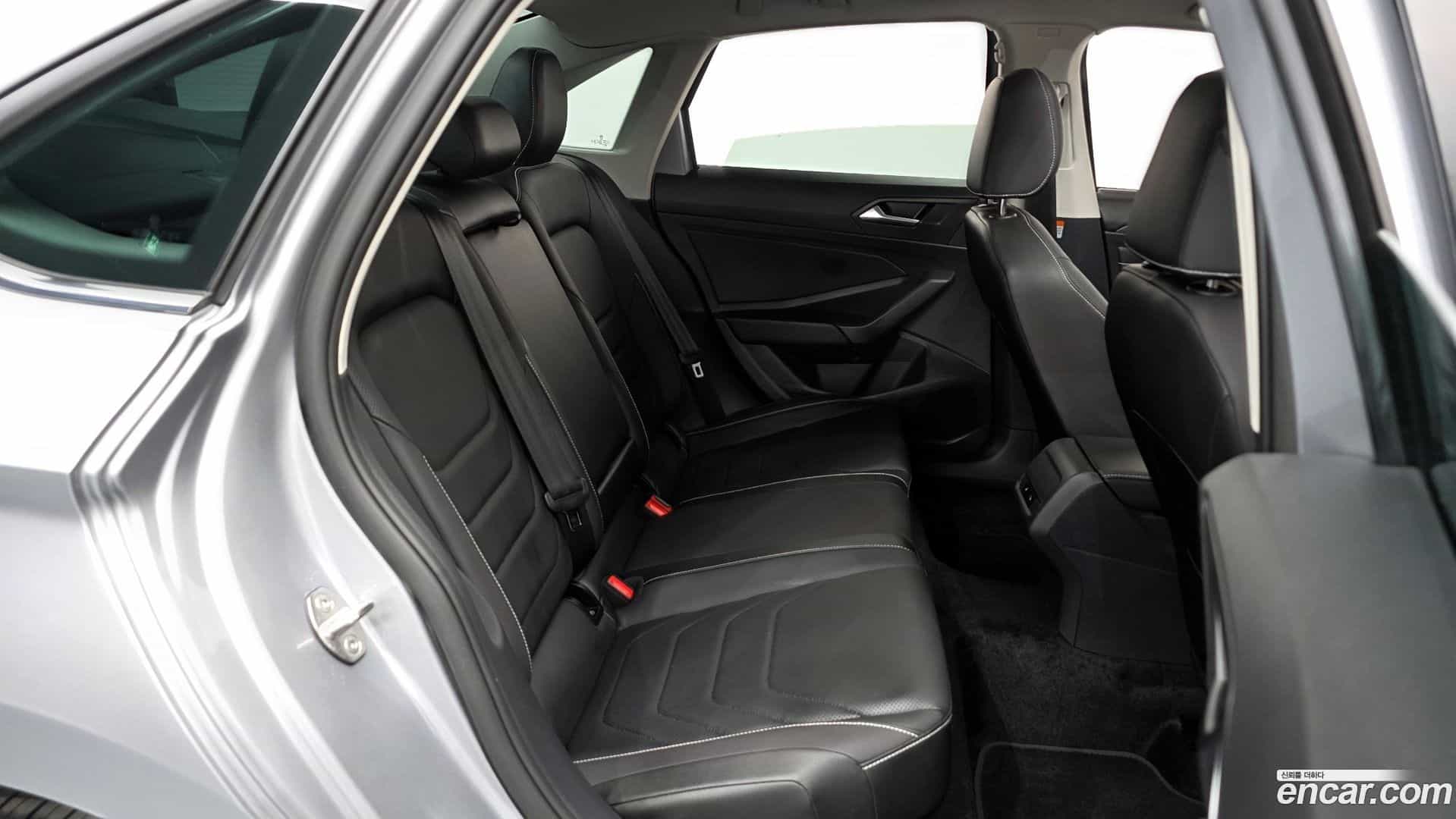 Jetta Volkswagen 2023.6-OPTION-015