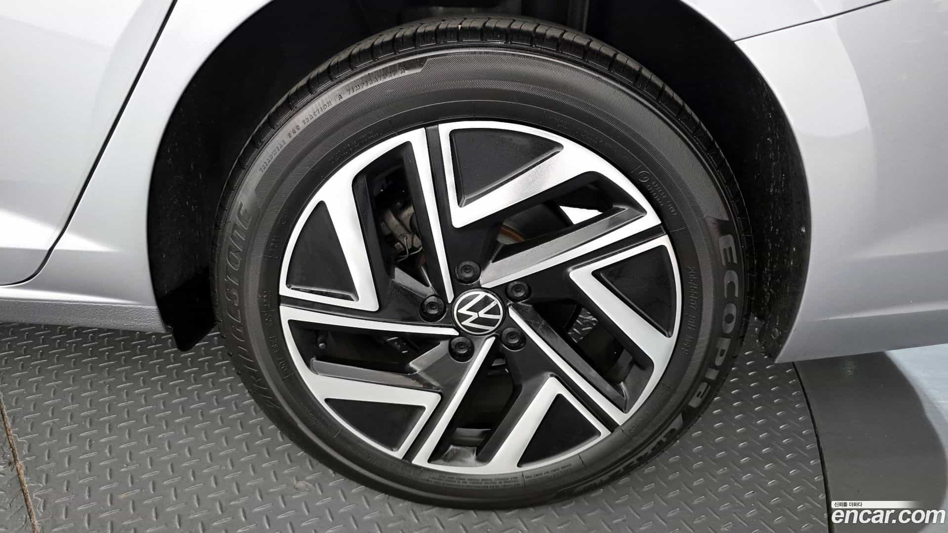 Jetta Volkswagen 2023.6-OUTER-031