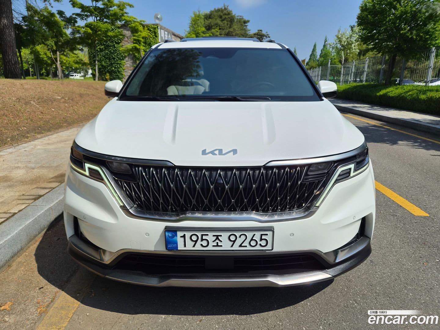 Main__Slider__Photo:Canival Kia 2022.5-0