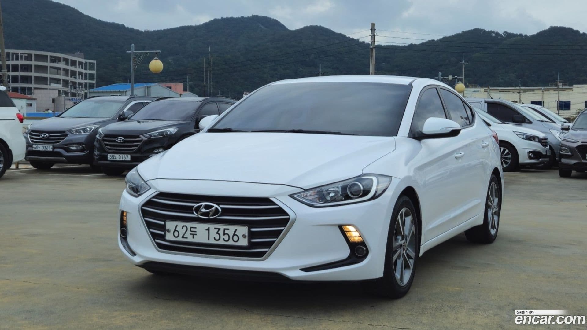 Main__Slider__Photo:AVANTE Hyundai 2017.9-0