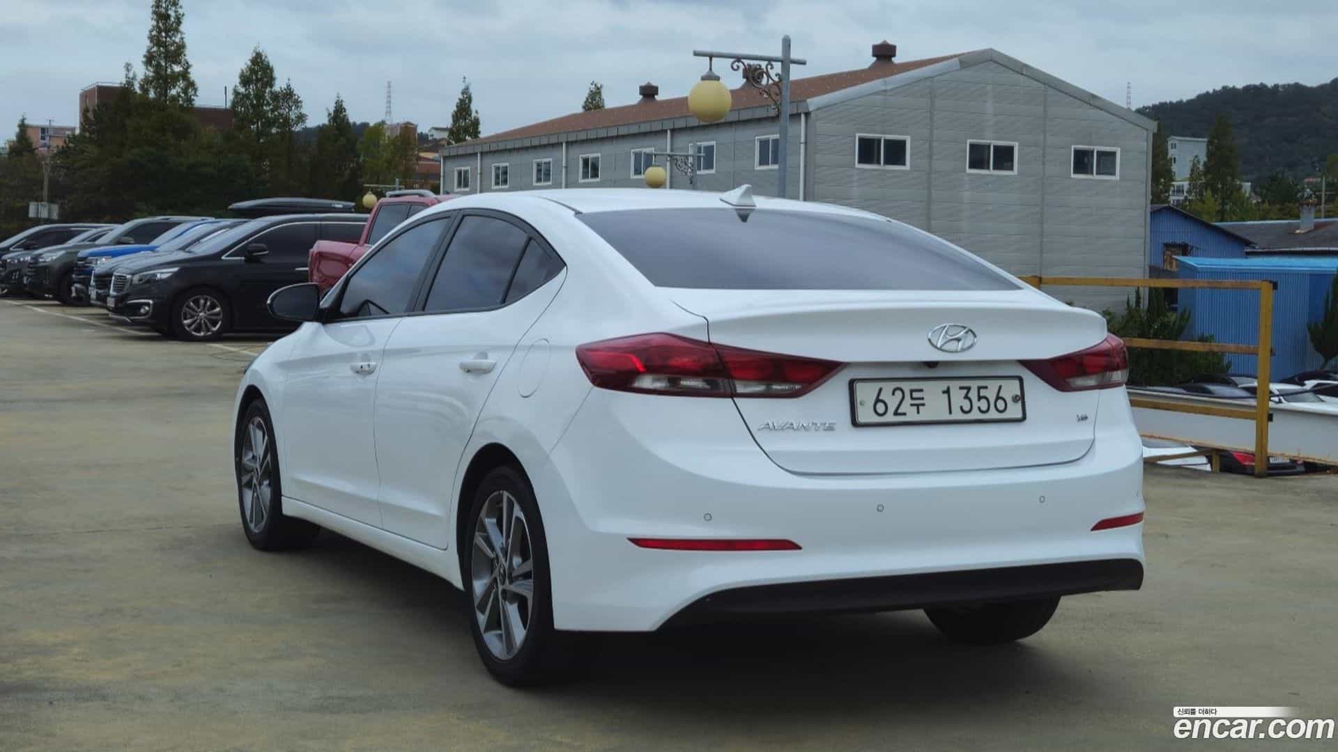 AVANTE Hyundai 2017.9-OUTER-002