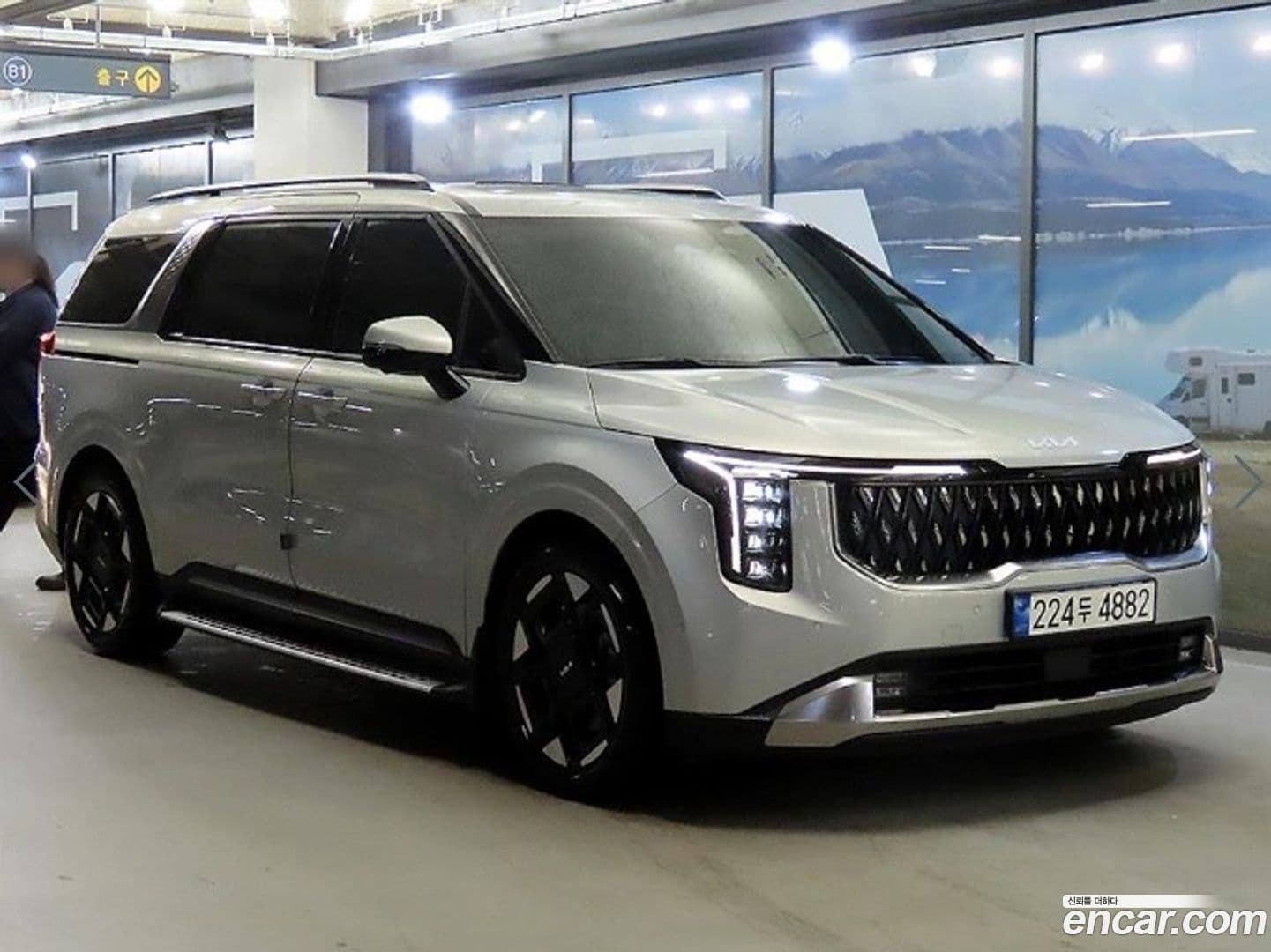 Main__Slider__Photo:Canival Kia 2023.11-0