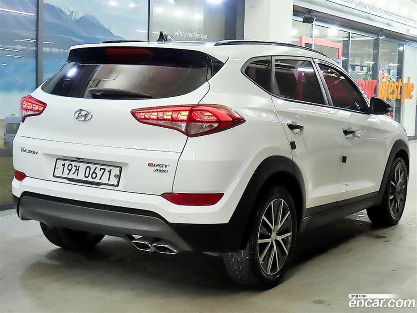Tucson Hyundai 2015.9-OUTER-004
