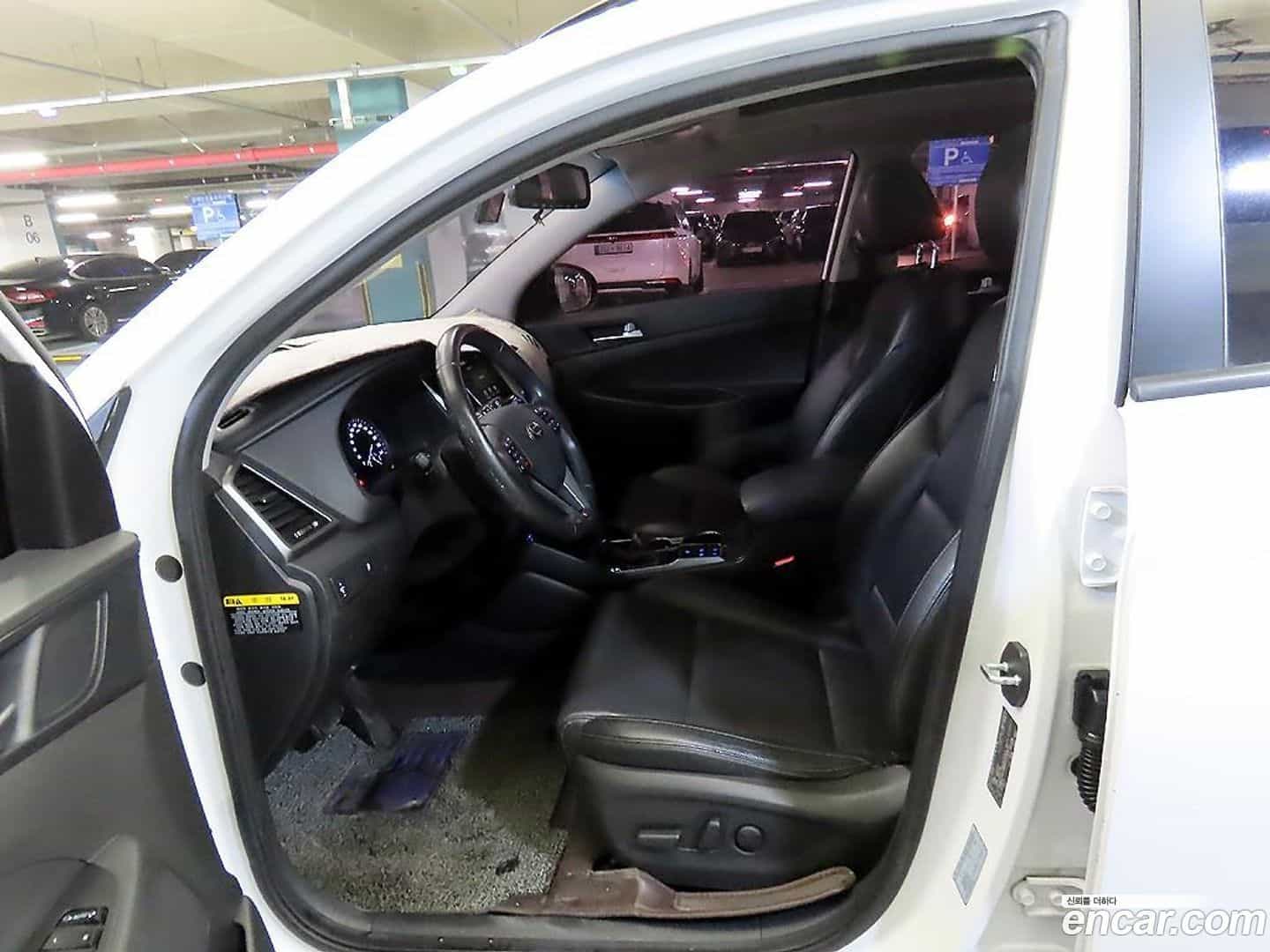 Tucson Hyundai 2015.9-OUTER-006