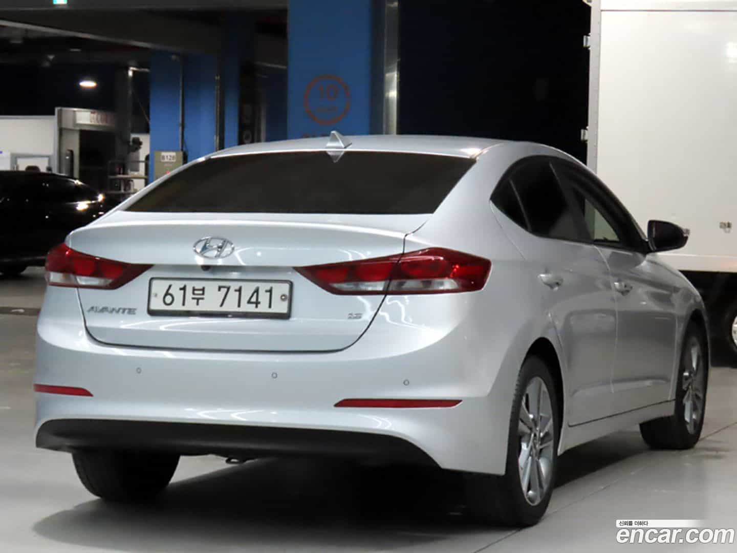 AVANTE Hyundai 2017.3-OUTER-004