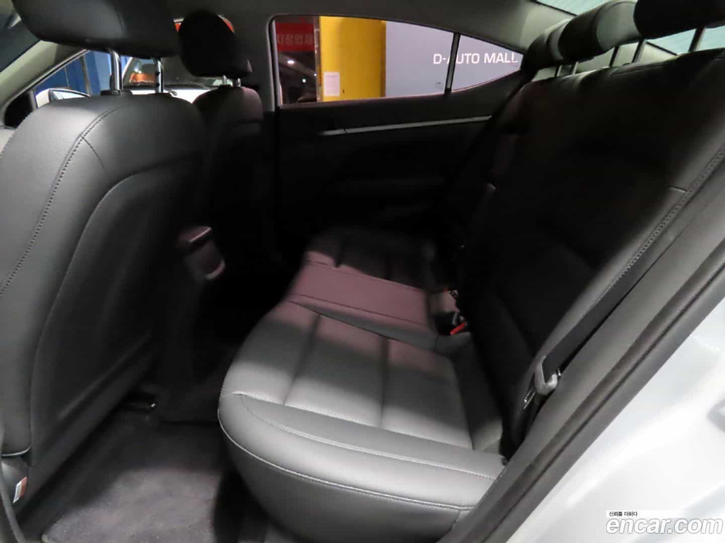 AVANTE Hyundai 2017.3-INNER-007