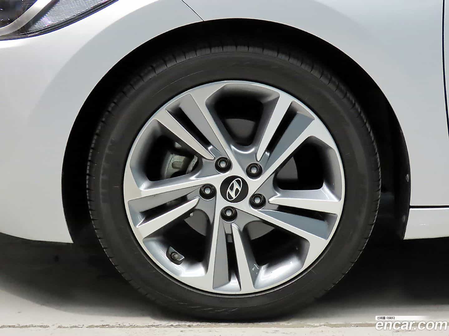 AVANTE Hyundai 2017.3-OPTION-023