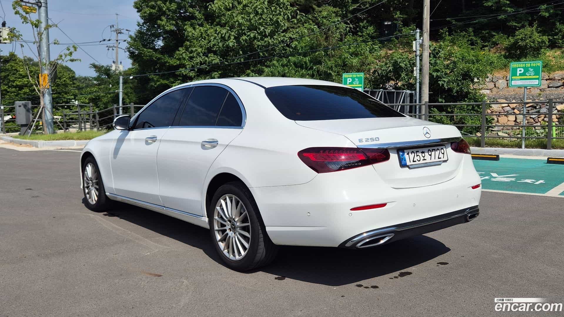 E-Class Mercedes-Benz 2023.6-OUTER-006