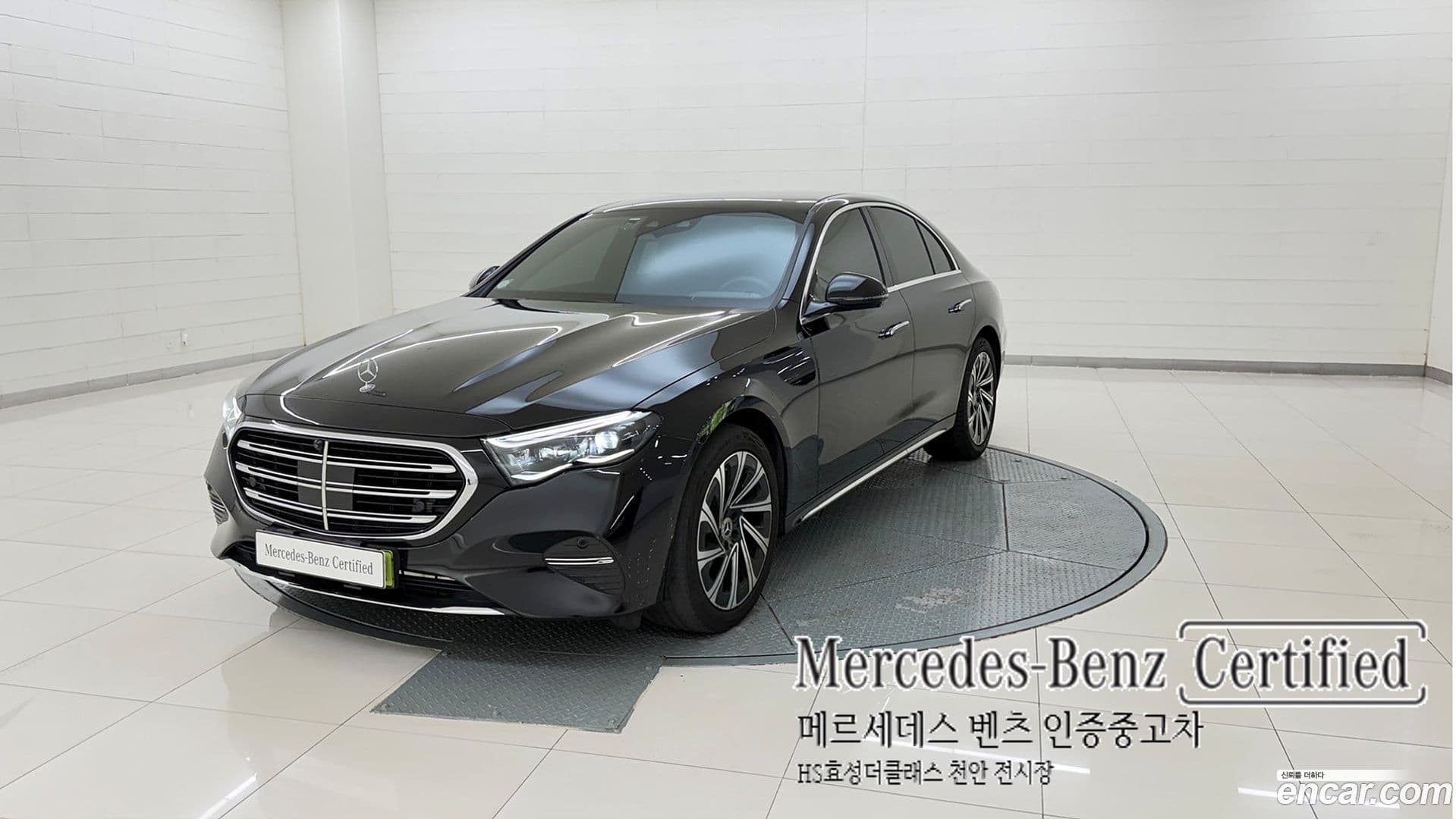 Main__Slider__Photo:E-Class Mercedes-Benz 2024.0-0