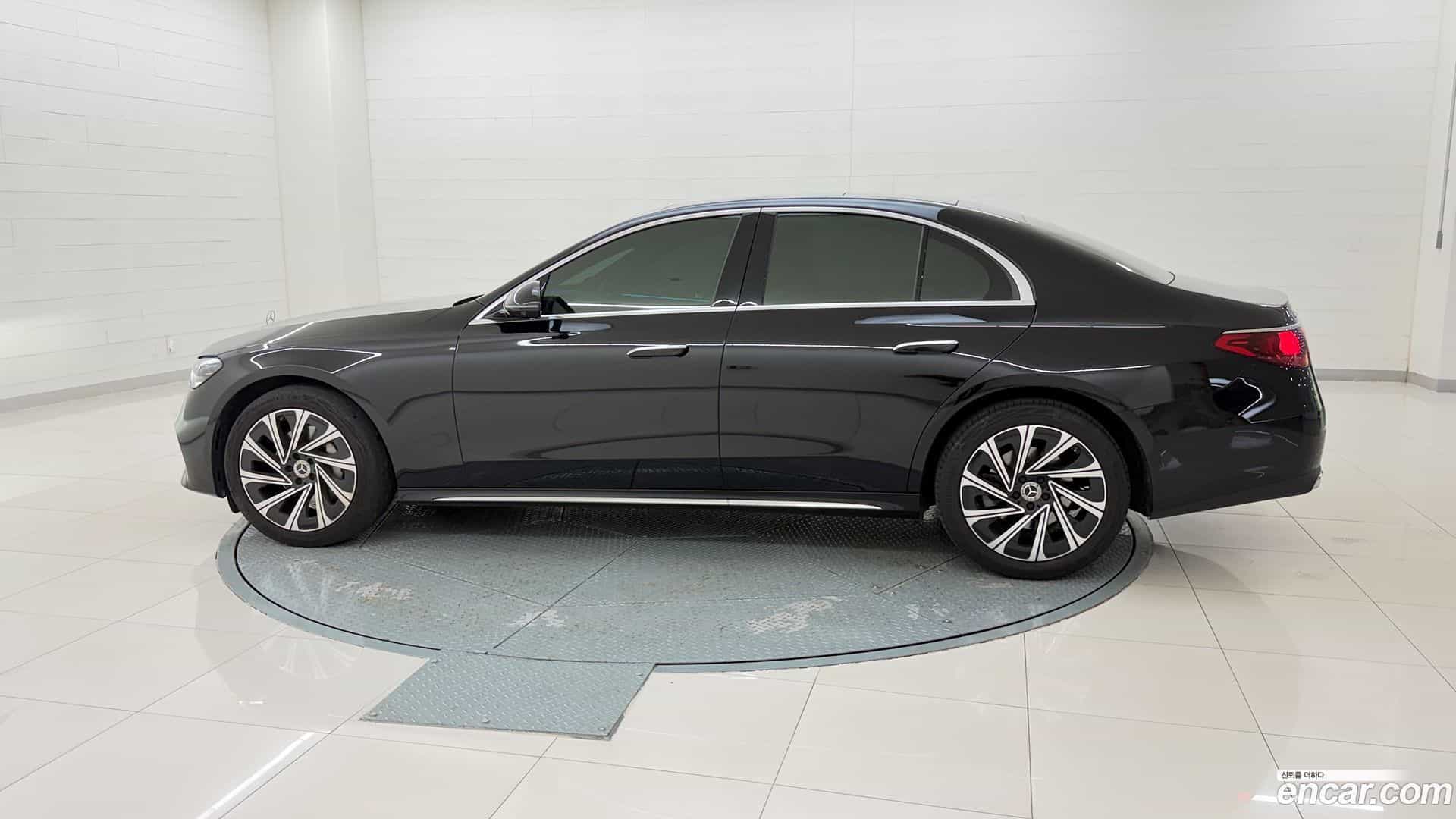 E-Class Mercedes-Benz 2024.0-OUTER-002