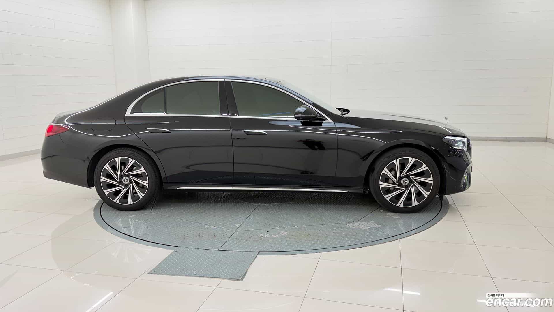 E-Class Mercedes-Benz 2024.0-OUTER-006