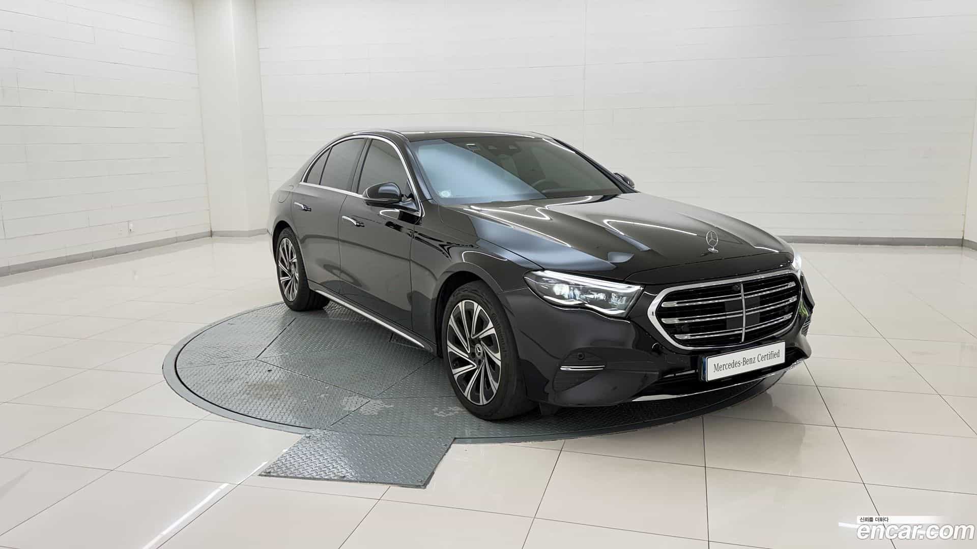 E-Class Mercedes-Benz 2024.0-INNER-007