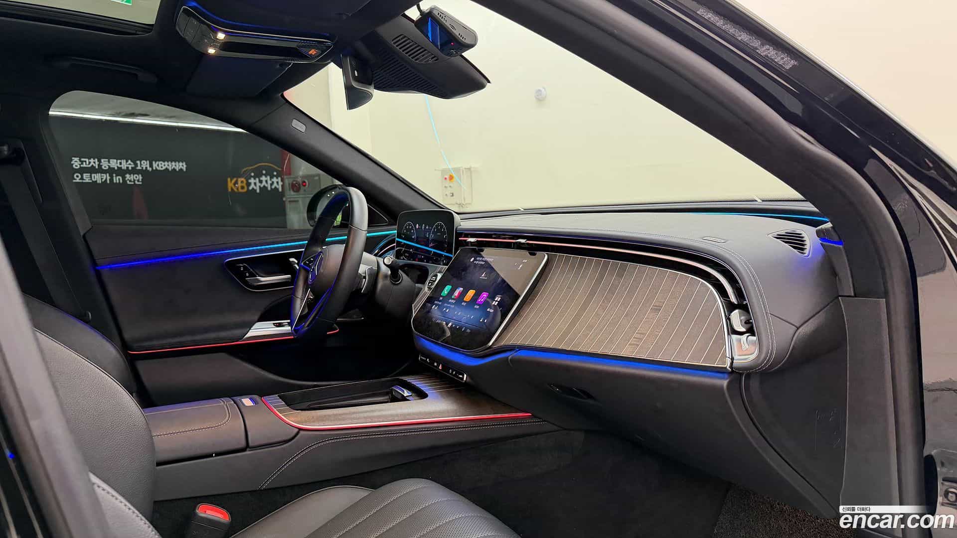 E-Class Mercedes-Benz 2024.0-OPTION-021