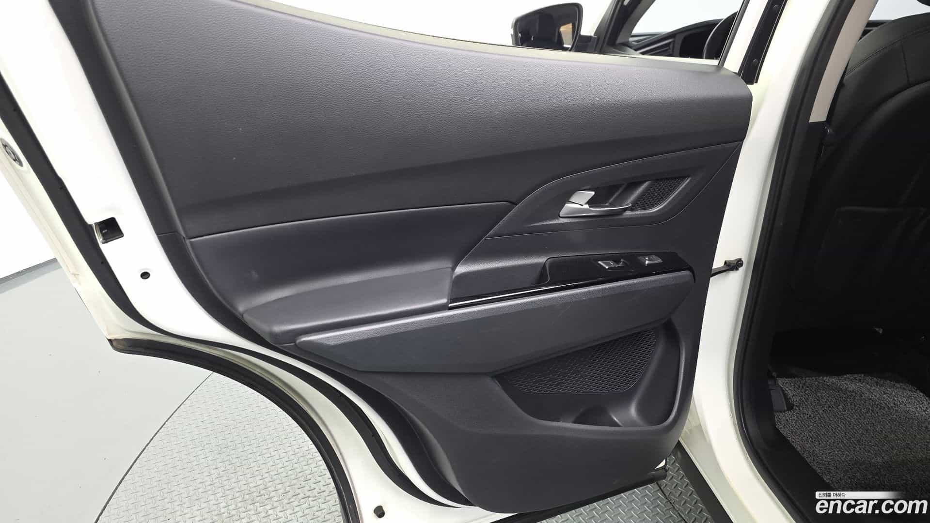KORANDO KG Mobility 2019.3-INNER-035