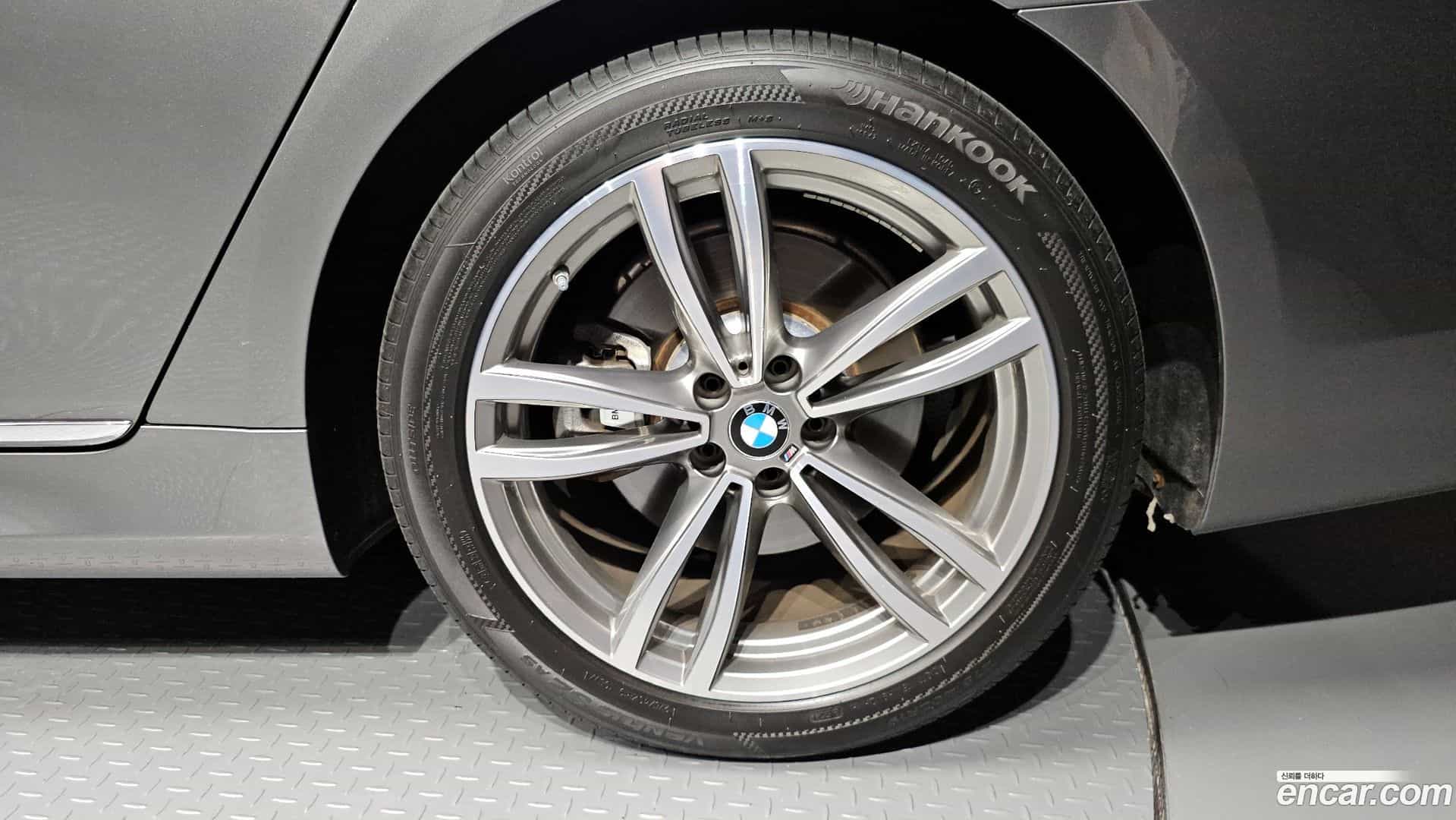 7-Series BMW 2018.1-OUTER-031