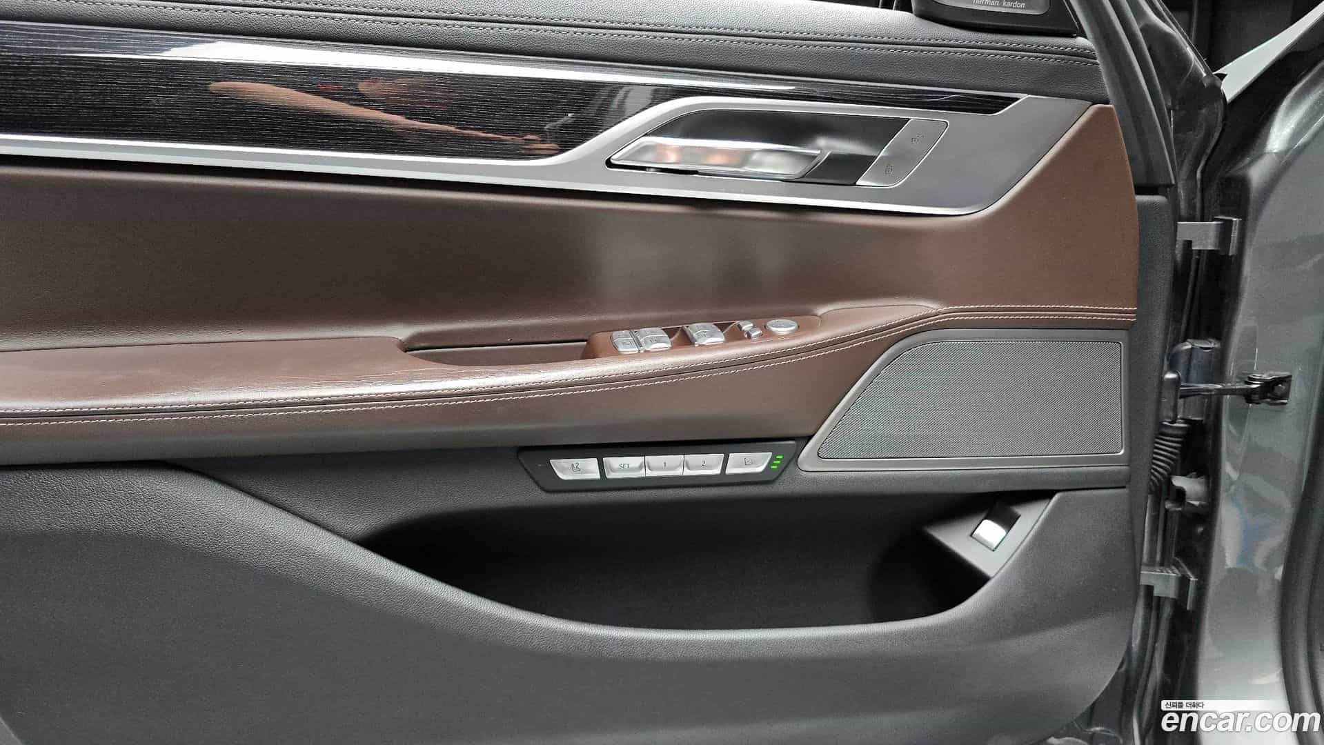 7-Series BMW 2018.1-INNER-035
