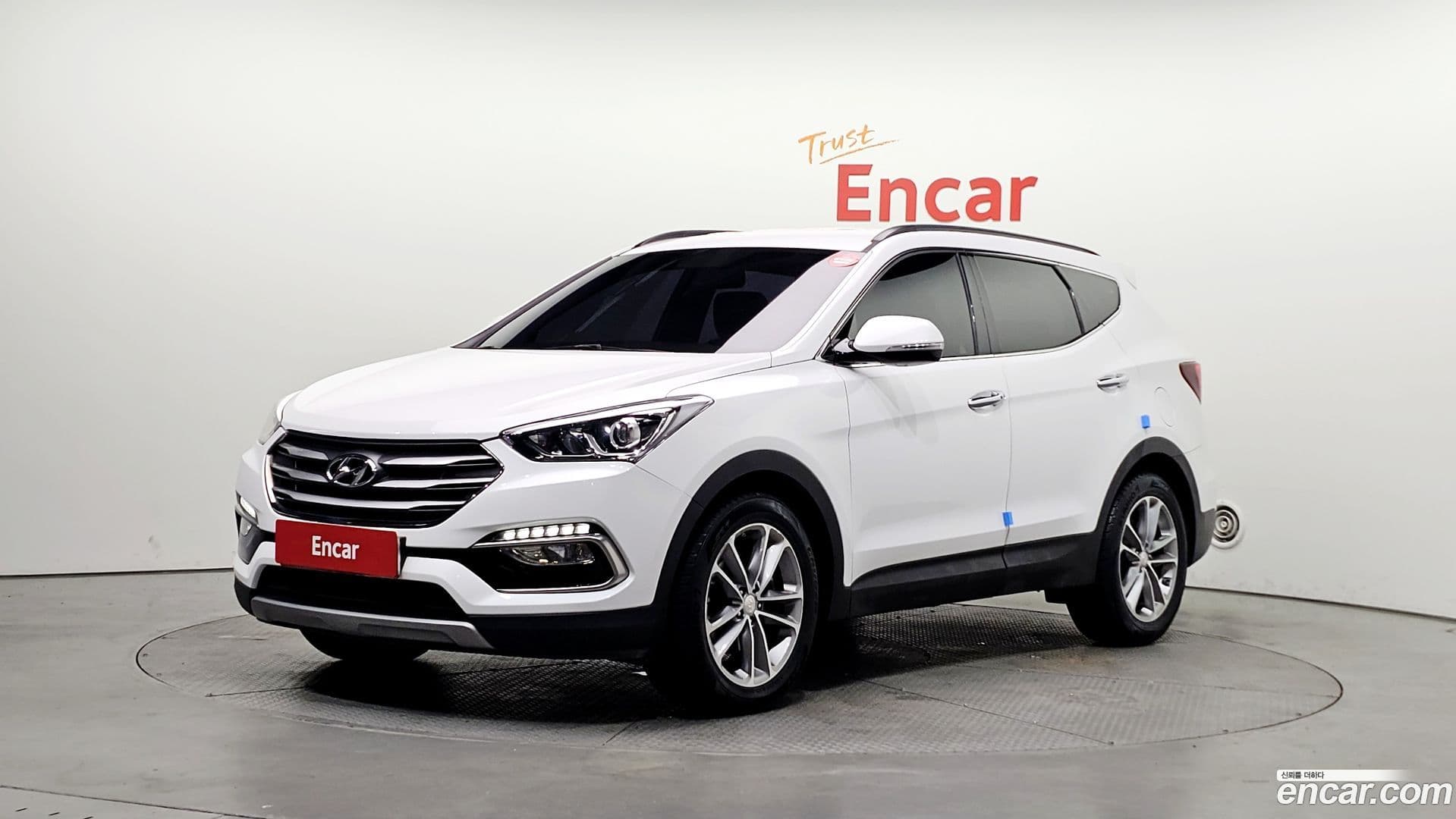 Main__Slider__Photo:Santafe Hyundai 2016.11-0