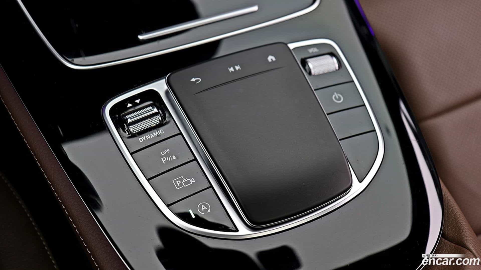 E-Class Mercedes-Benz 2021.4-OPTION-021