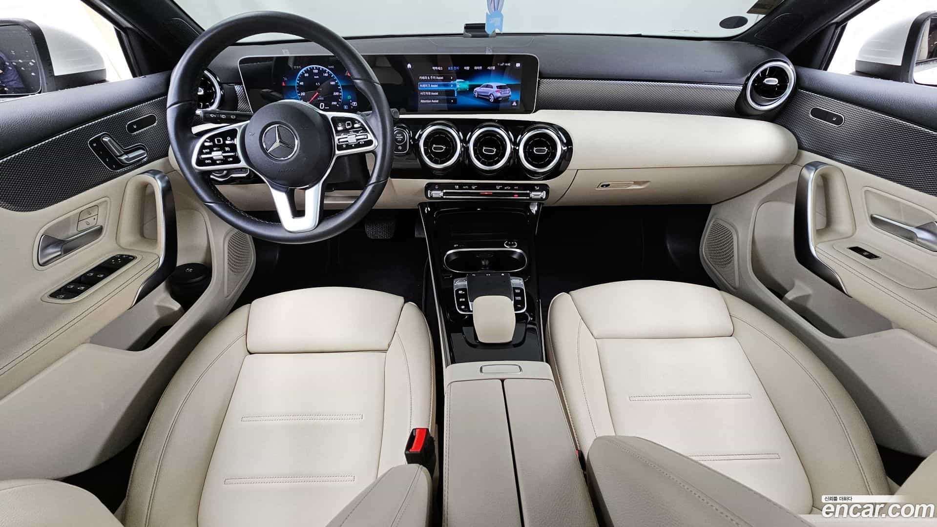 A-Class Mercedes-Benz 2019.8-INNER-007