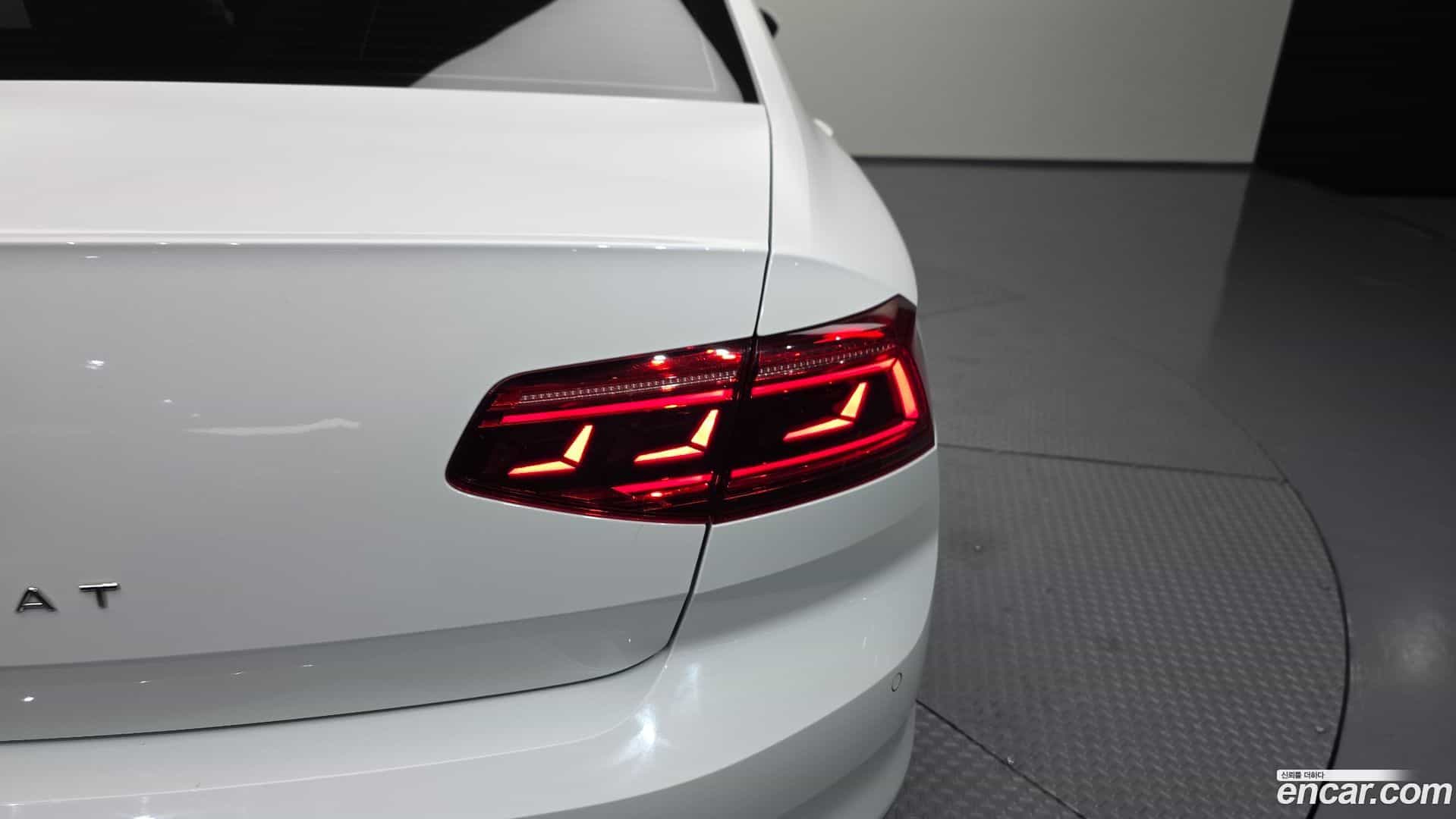Passat Volkswagen 2022.7-OUTER-033