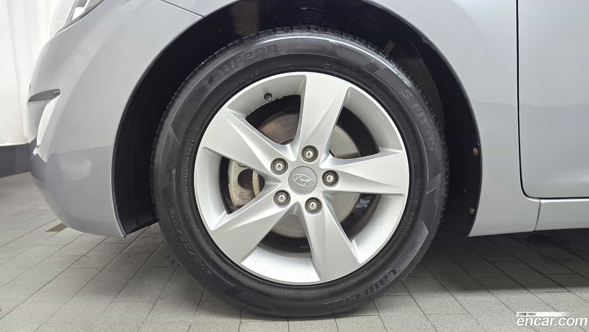 AVANTE Hyundai 2013.5-OUTER-005