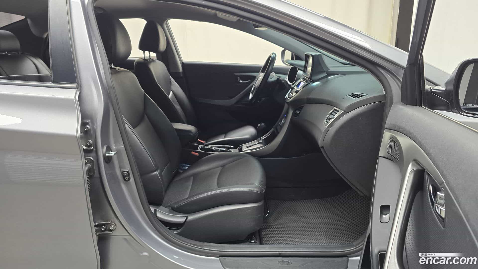AVANTE Hyundai 2013.5-OPTION-015