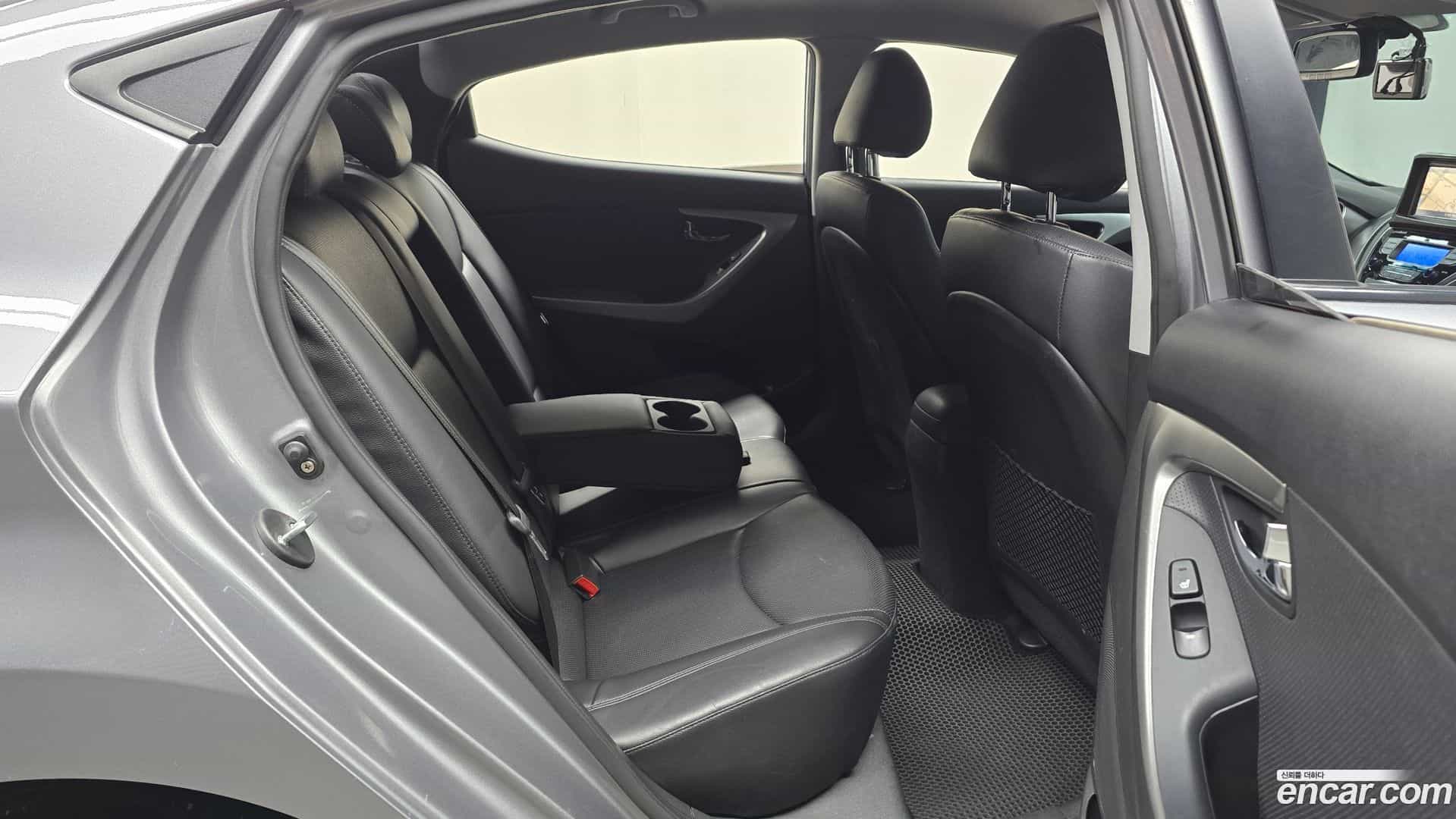 AVANTE Hyundai 2013.5-OPTION-016
