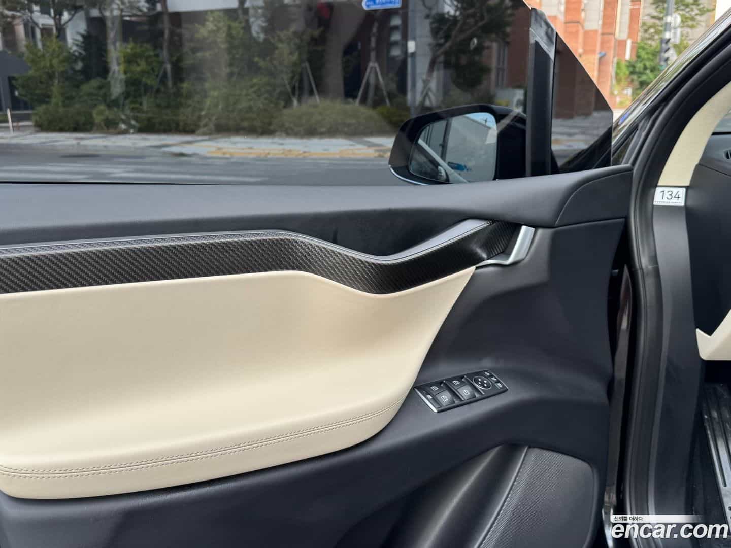 Model X Tesla 2018.10-OPTION-015
