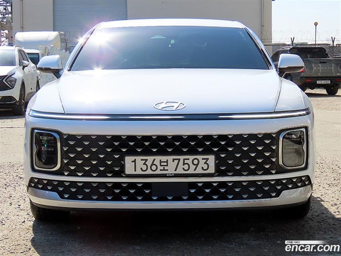 Main__Slider__Photo:Grandeur Hyundai 2023.7-0