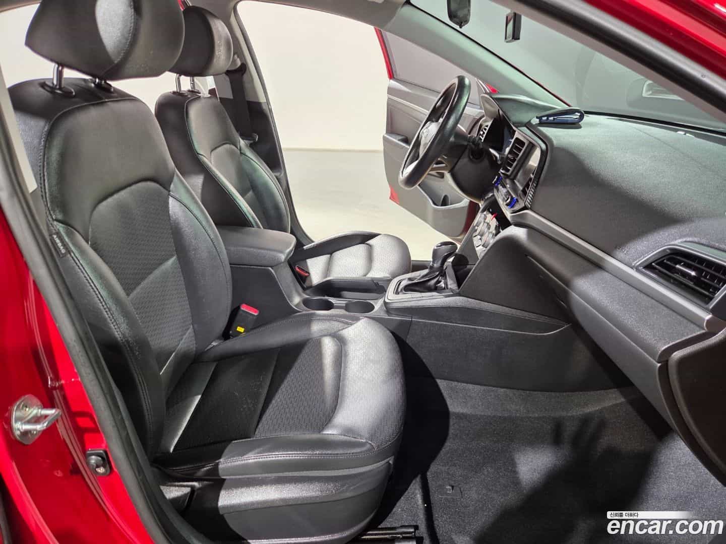 AVANTE Hyundai 2019.2-INNER-009