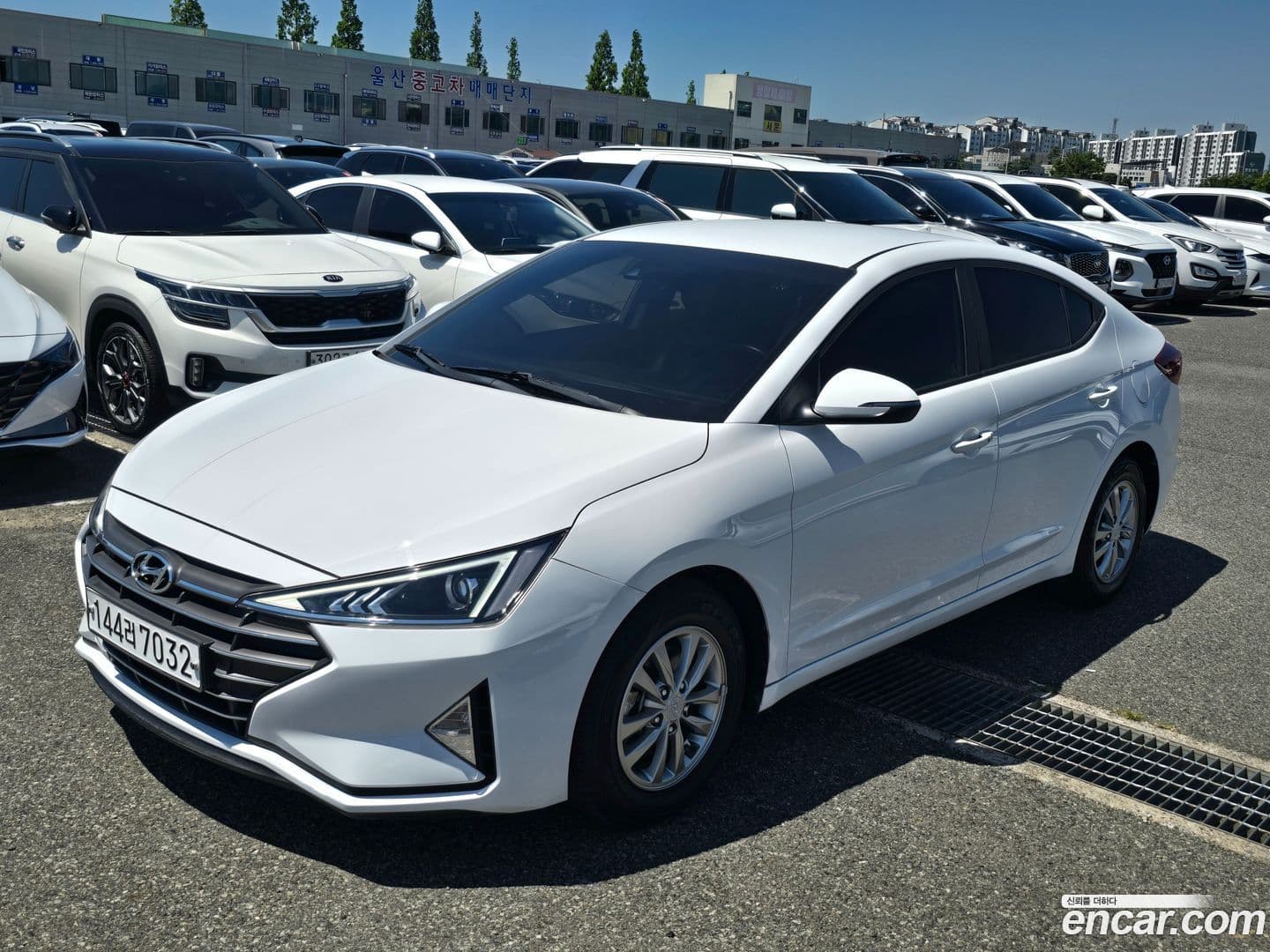Main__Slider__Photo:AVANTE Hyundai 2019.10-0