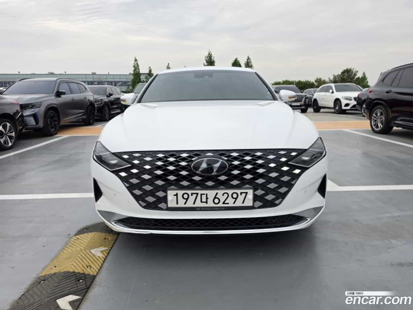 Grandeur Hyundai 2022.4-OUTER-002