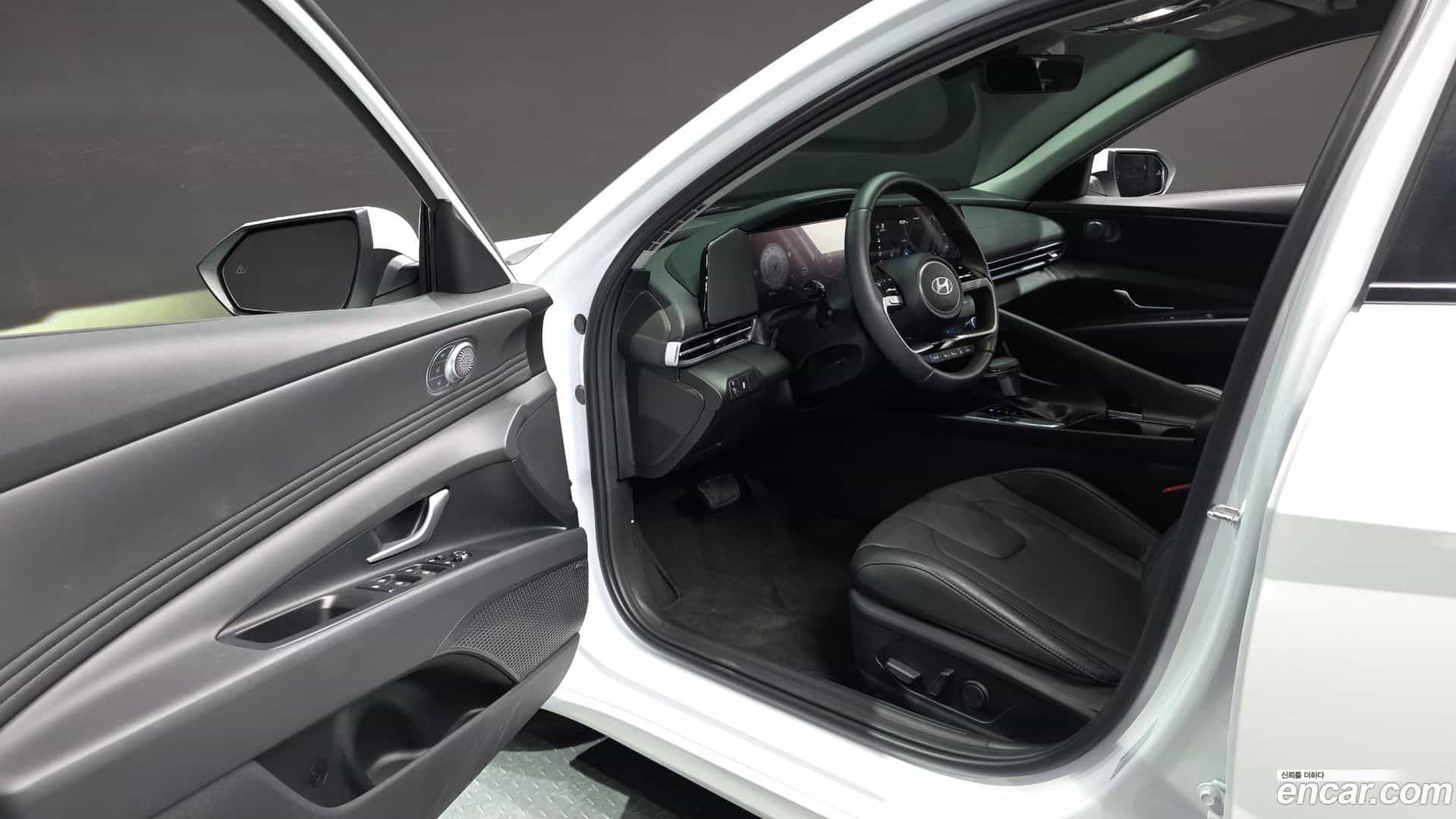 AVANTE Hyundai 2025.6-INNER-010
