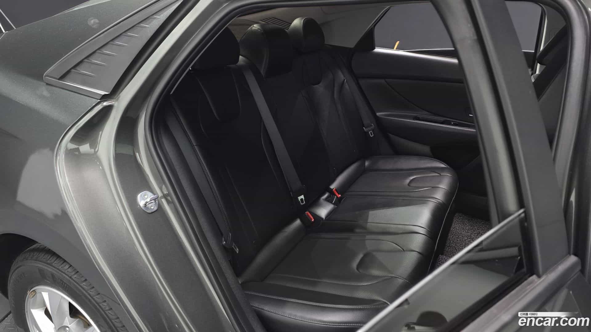 AVANTE Hyundai 2021.2-OPTION-015