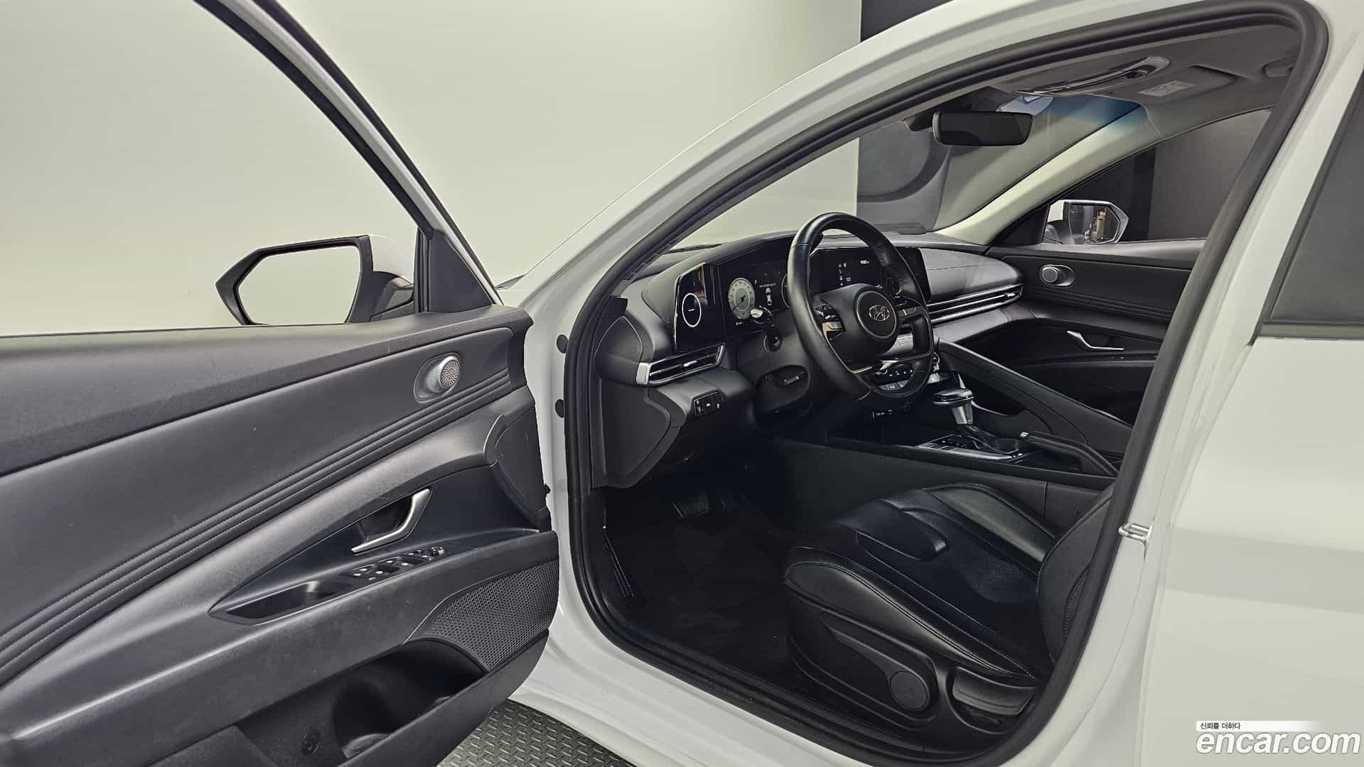 AVANTE Hyundai 2021.5-INNER-010