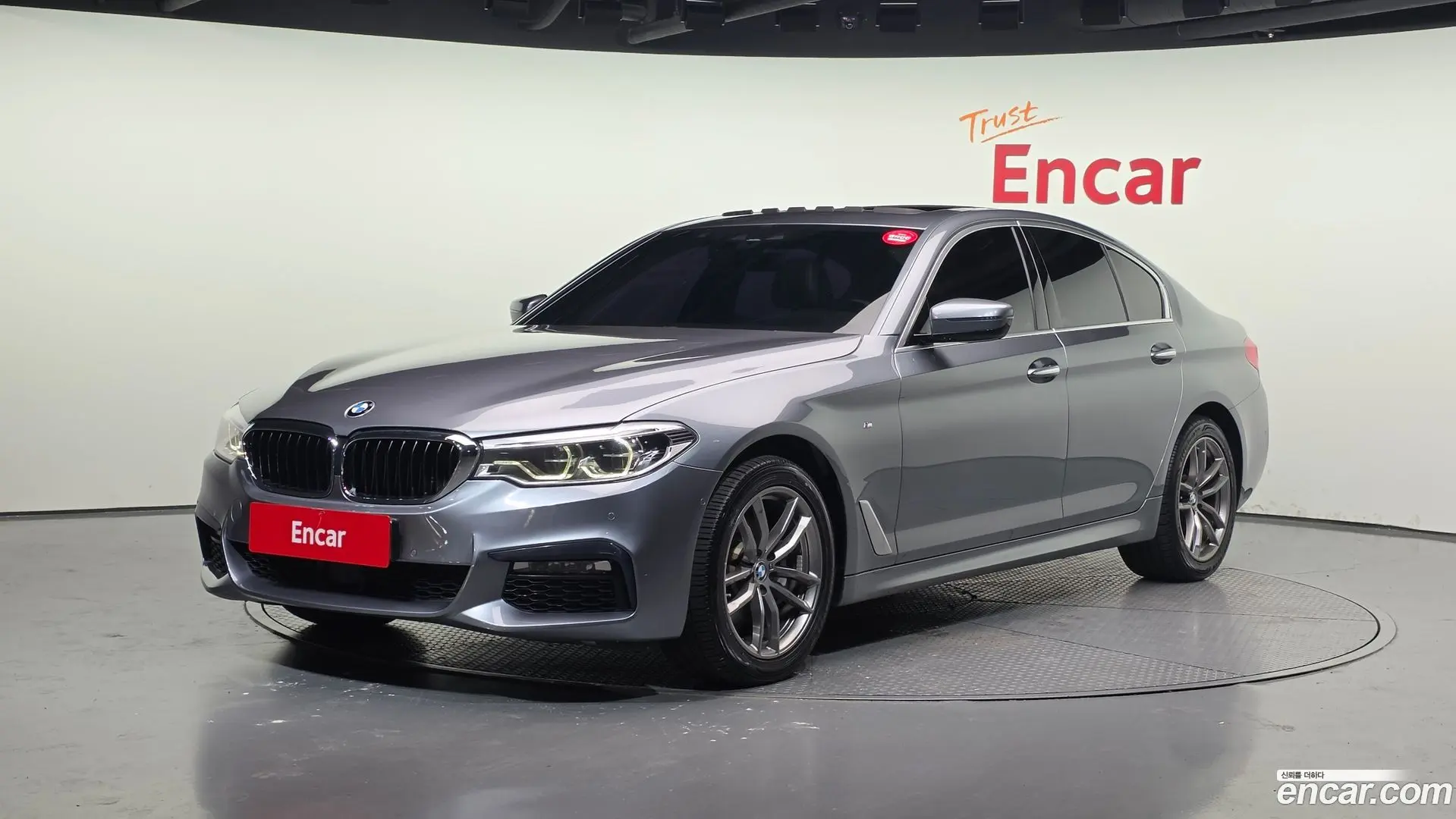 Main__Slider__Photo:5-Series BMW 2018.3-0