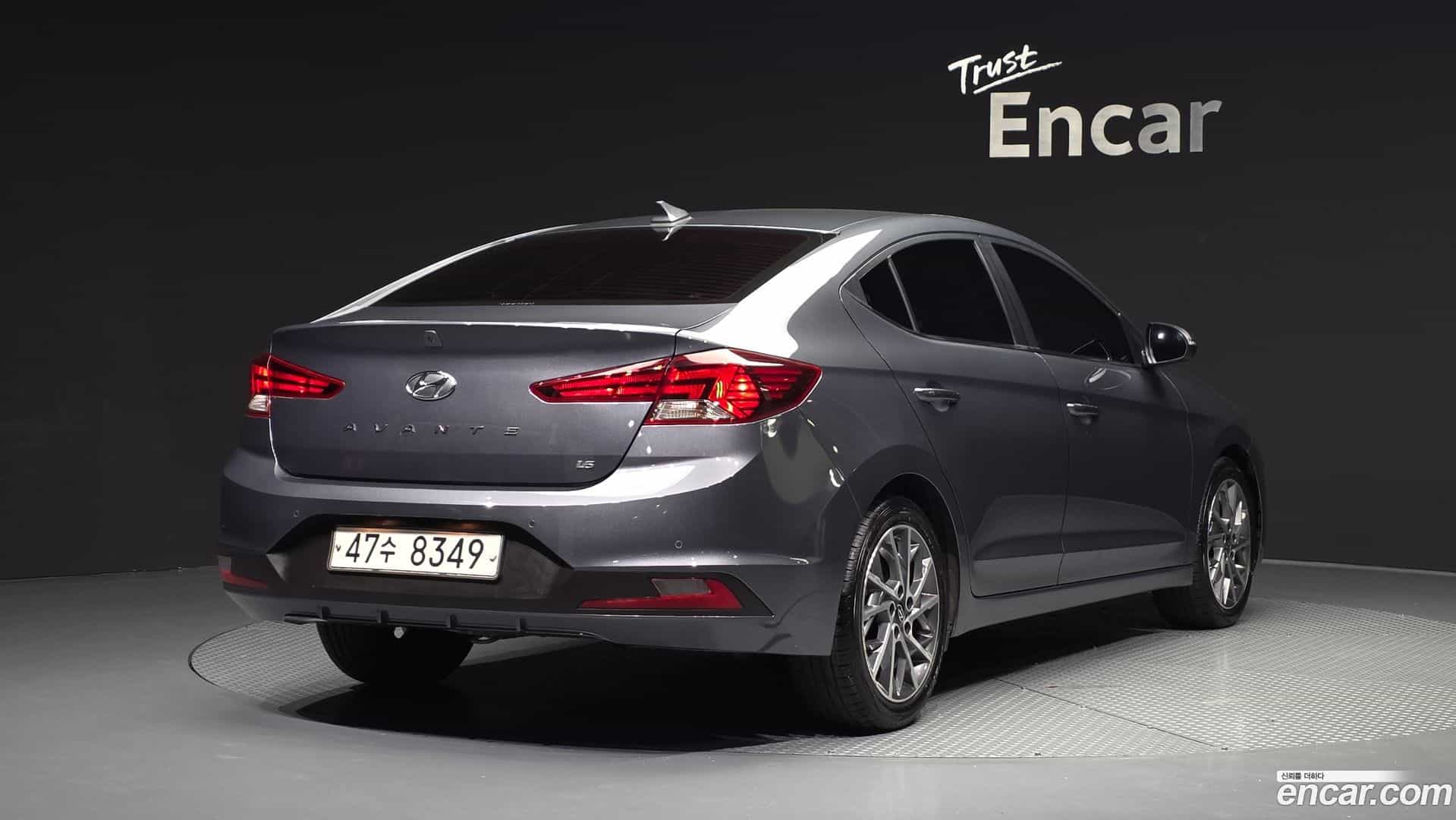 AVANTE Hyundai 2018.9-OUTER-002