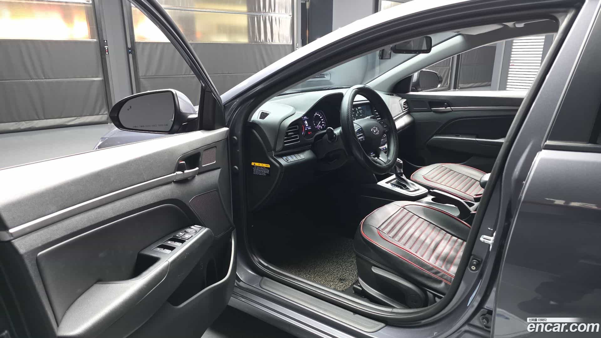 AVANTE Hyundai 2018.9-INNER-010