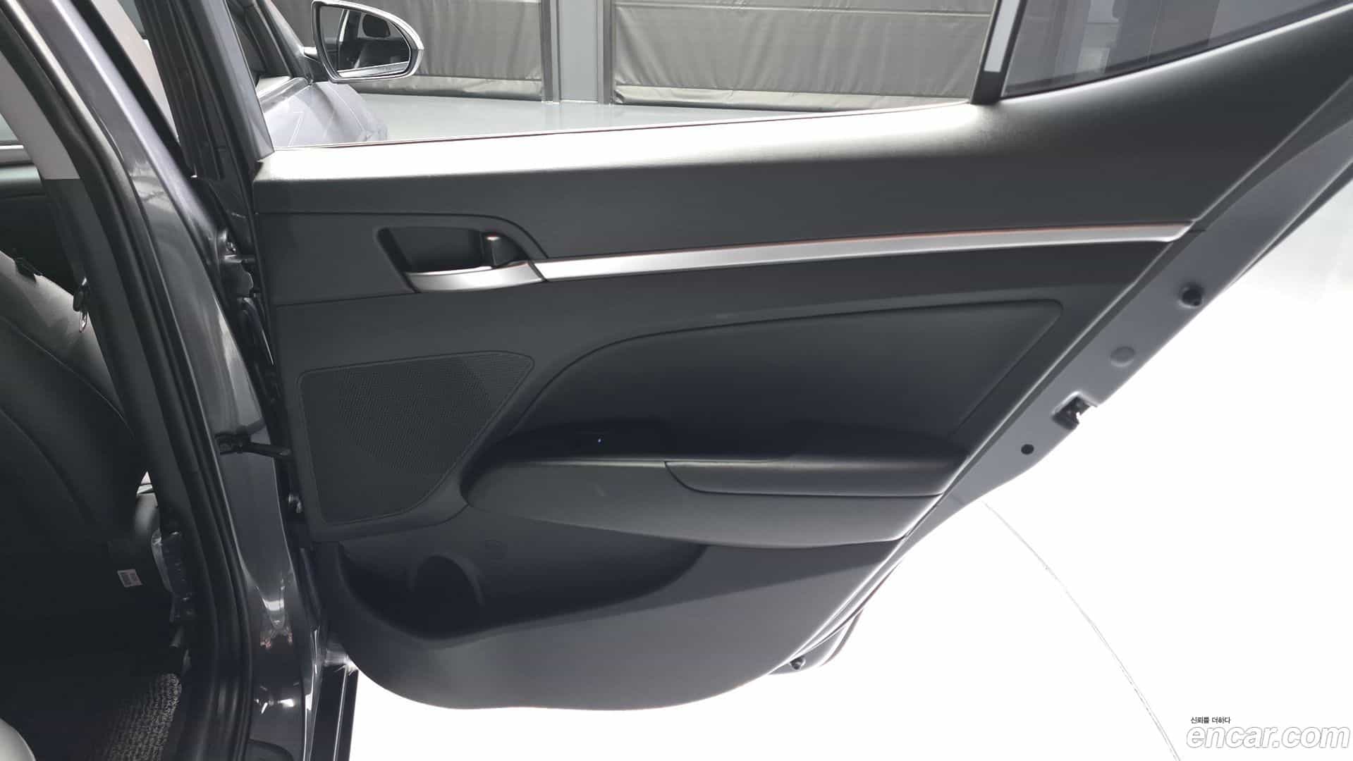 AVANTE Hyundai 2018.9-INNER-035