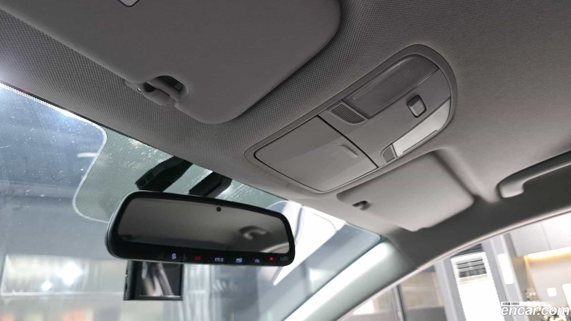 AVANTE Hyundai 2018.9-OPTION-040