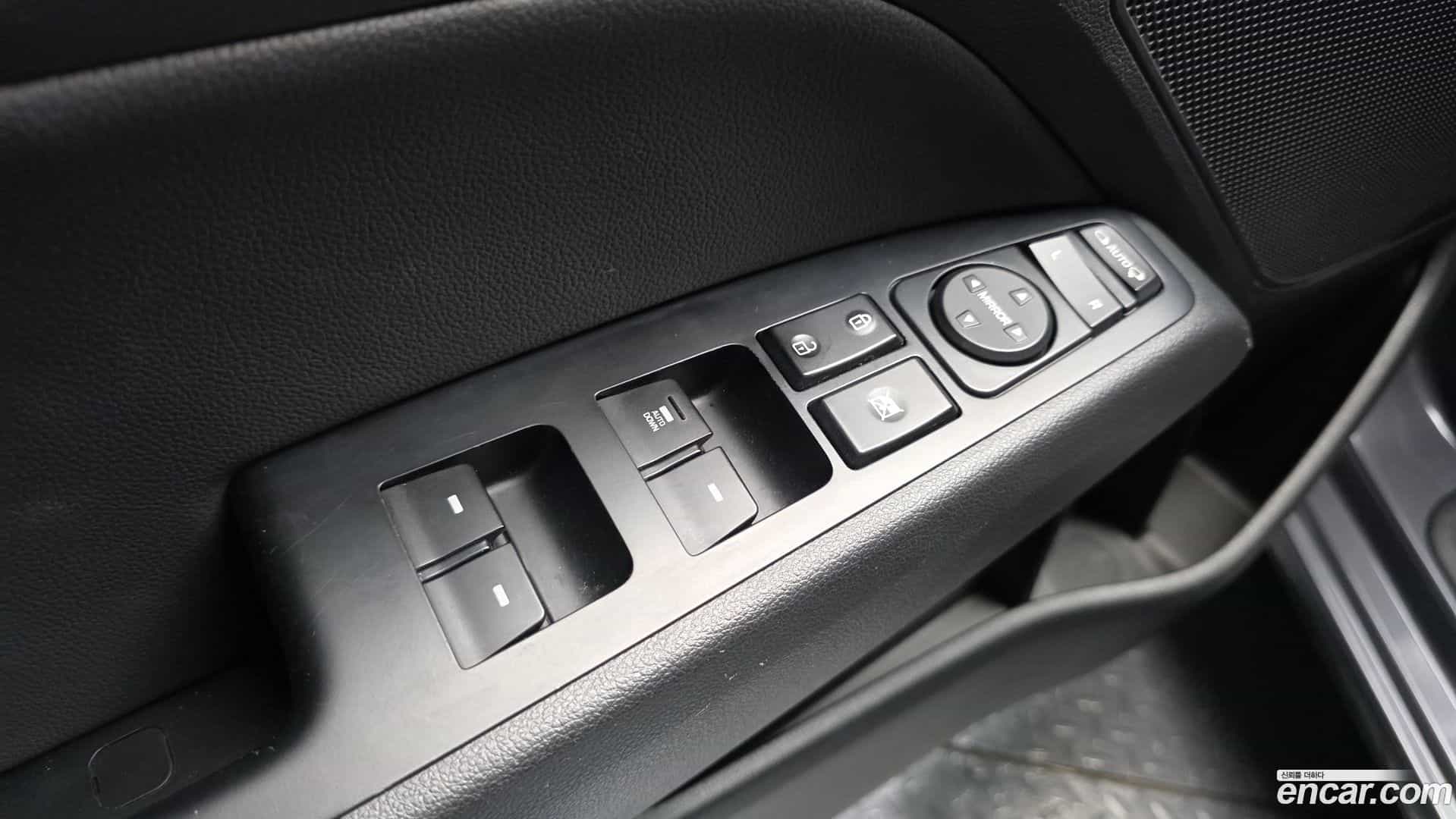 AVANTE Hyundai 2018.9-OPTION-042