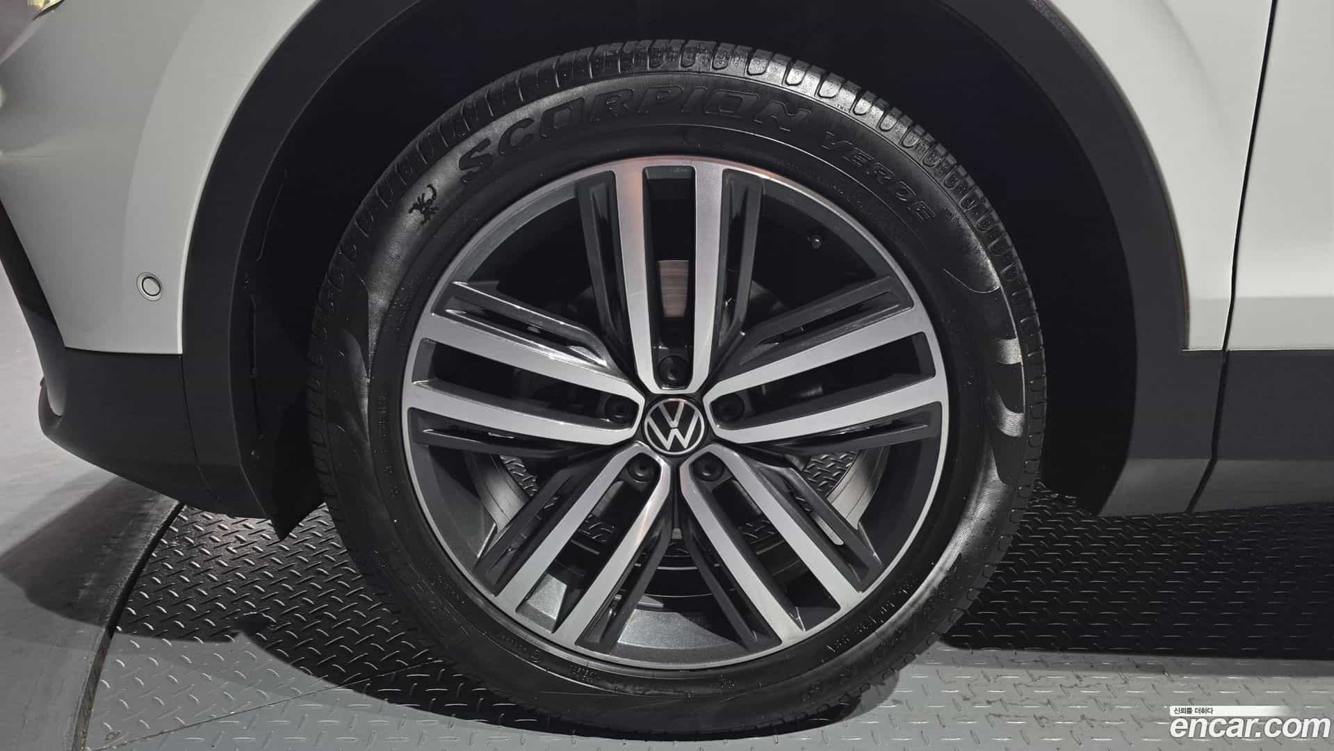 Tiguan Volkswagen 2023.10-OUTER-005