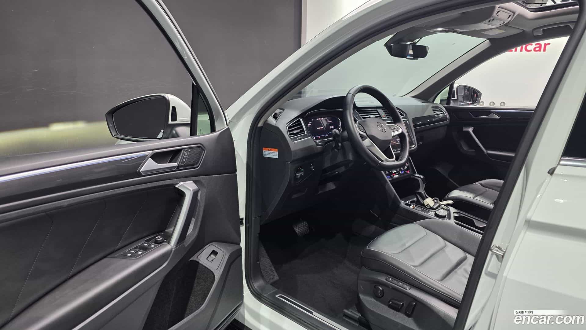 Tiguan Volkswagen 2023.10-INNER-010