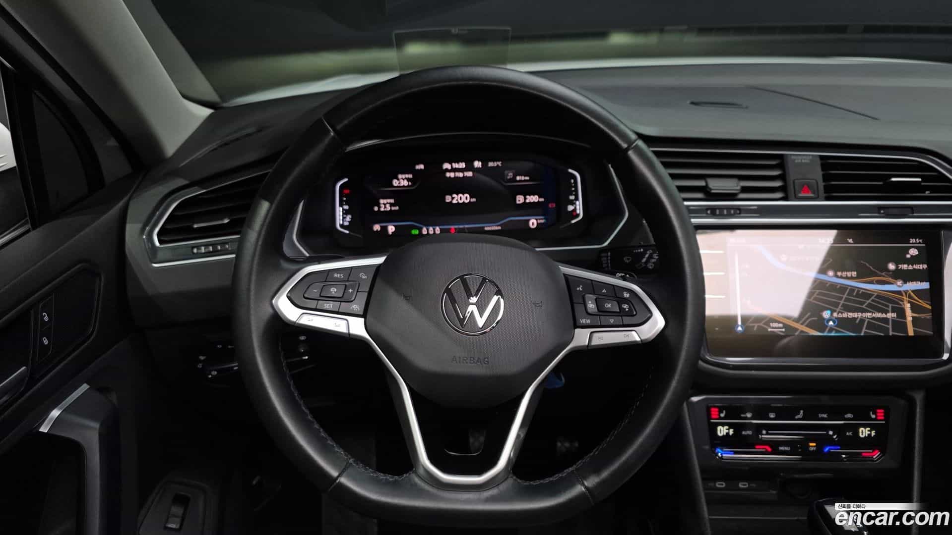 Tiguan Volkswagen 2023.10-OPTION-017