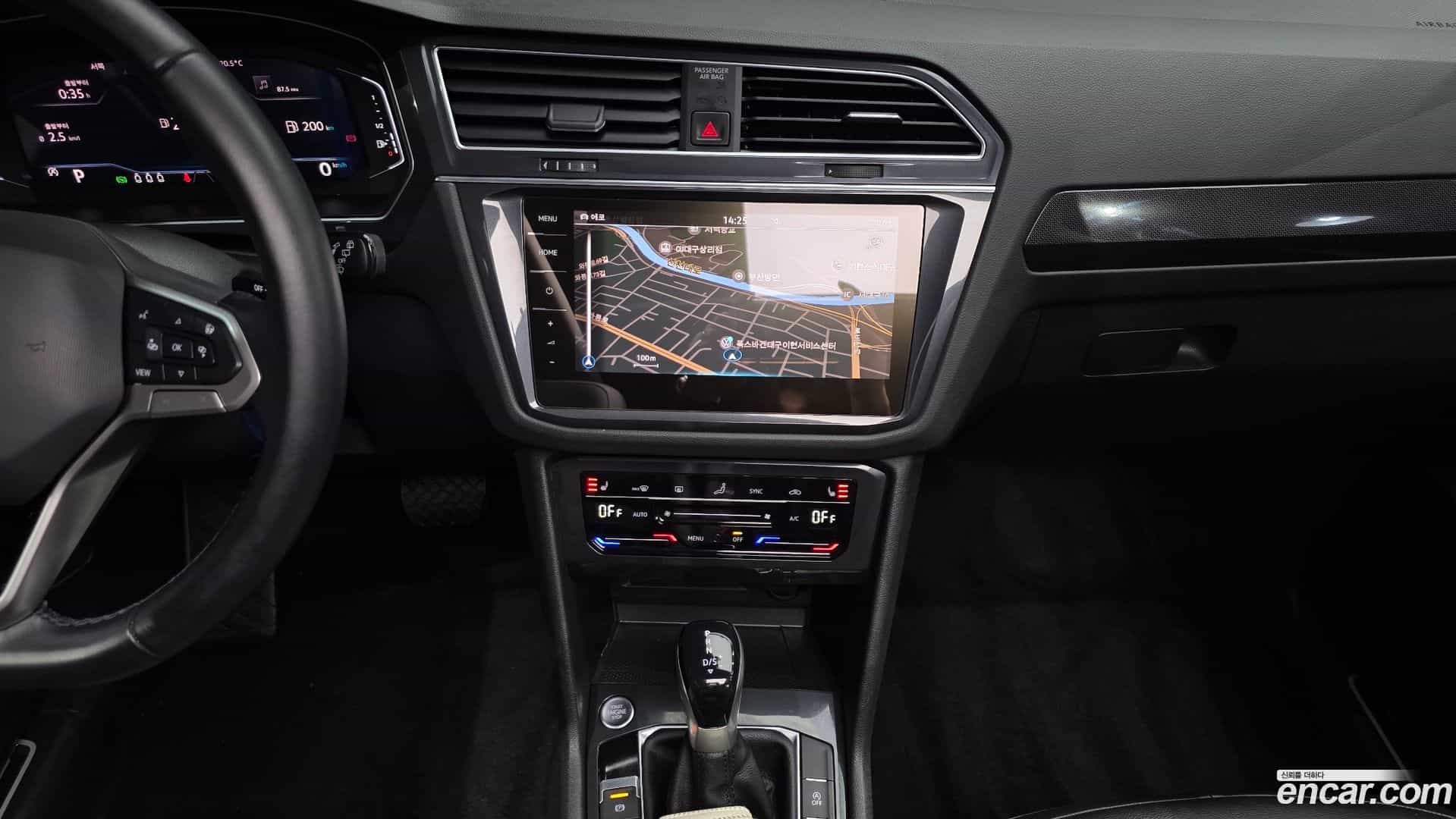 Tiguan Volkswagen 2023.10-OPTION-022